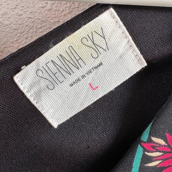 Sienna Sky Womens Size Large Black Floral Short Sleeves Lined Romper/Jumpsuit - Picture 9 of 11